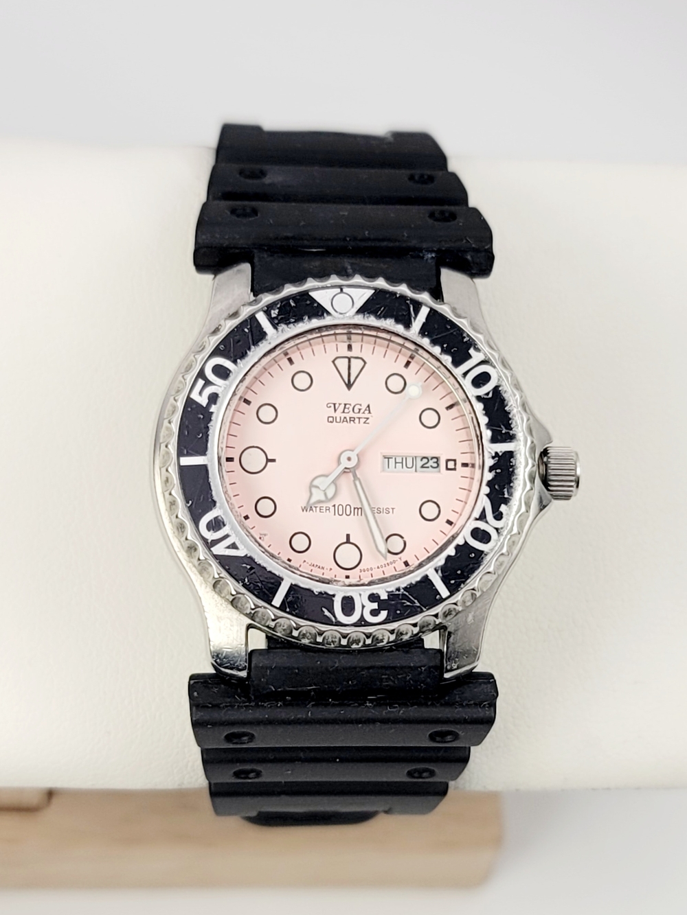 Citizen Vega Diver 100M Pink Dial Quartz Watch 3G00-397045 JDM Vintage